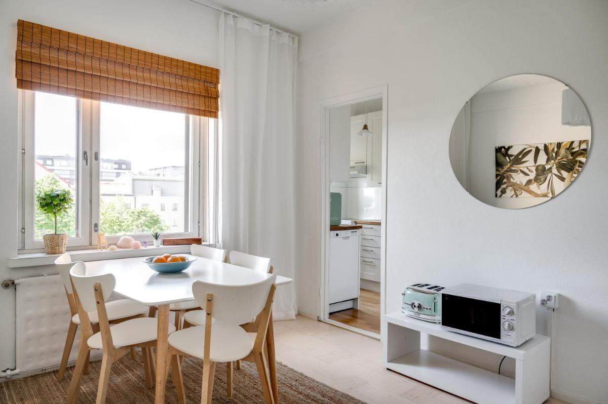 Excellent downtown location with balcony to the inner yard, sauna in the weekends - Hizvo