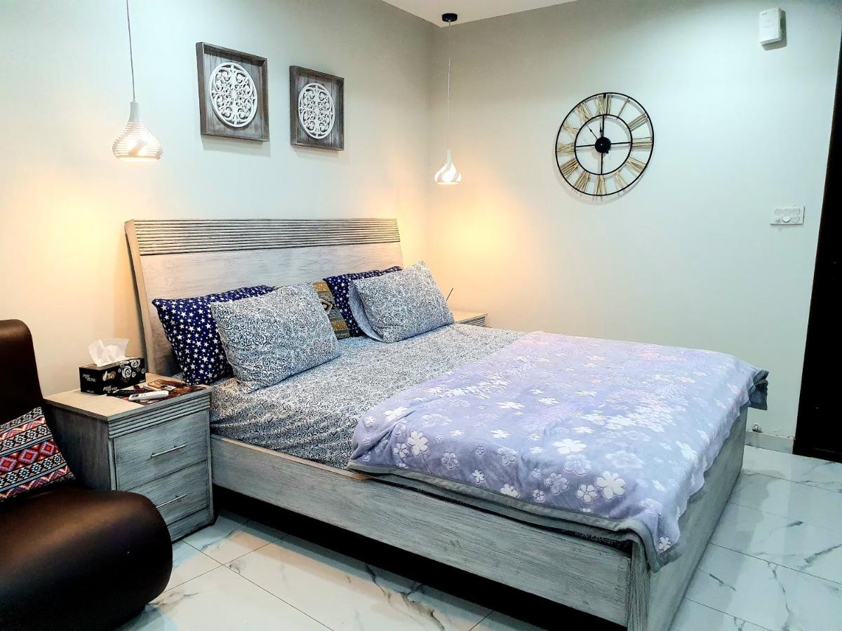 Cozy & Comfortable Studio Apt in Bahria Phase 7 - Housity