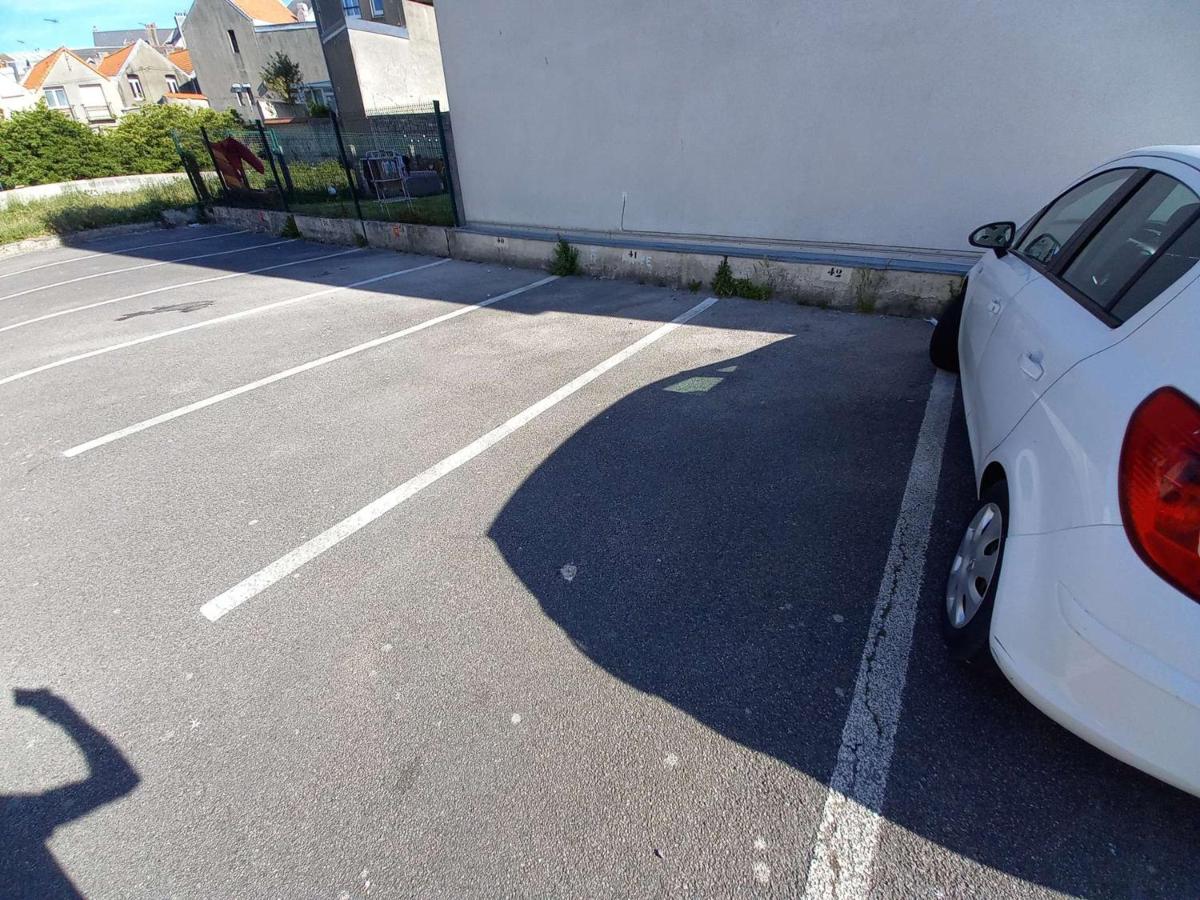 Studio lumineux avec balcon, 3e étage, proche plage, parking inclus. - FR-1-674-10 - Housity