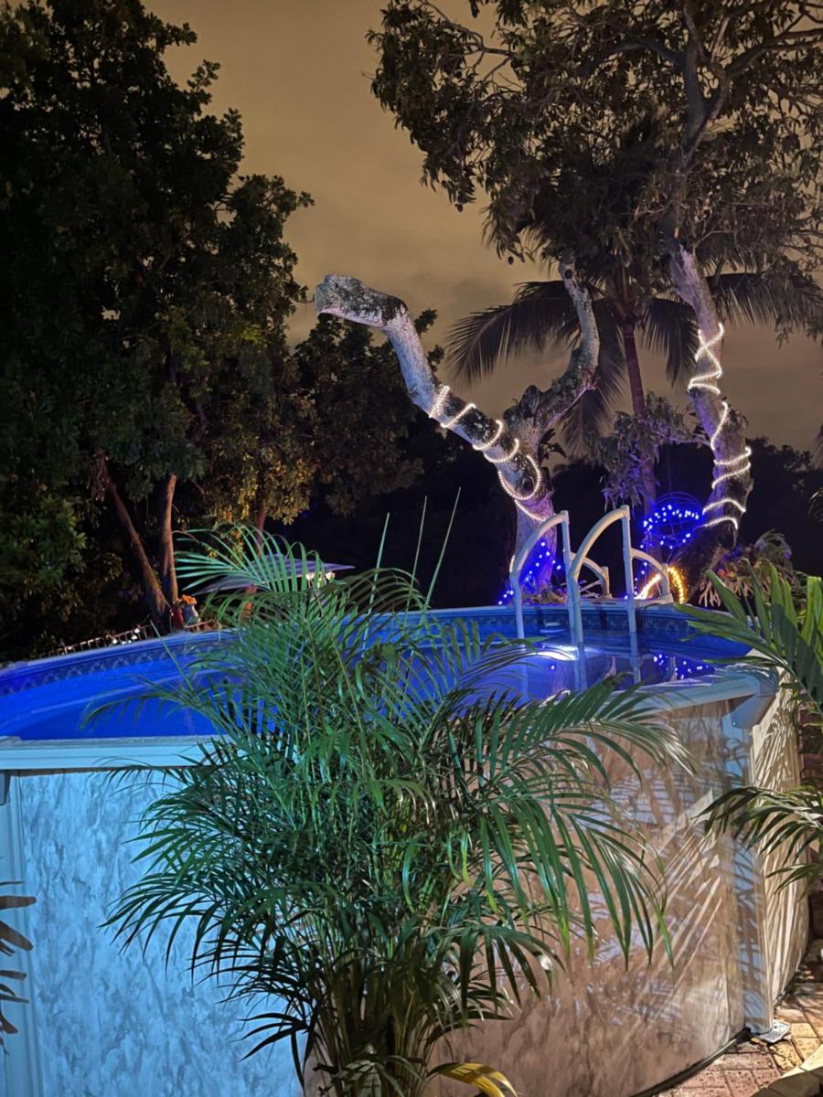 Pool King Sweet Karma on Water Best Location Beaches,Restaurants,Hard Rock Casino - Housity