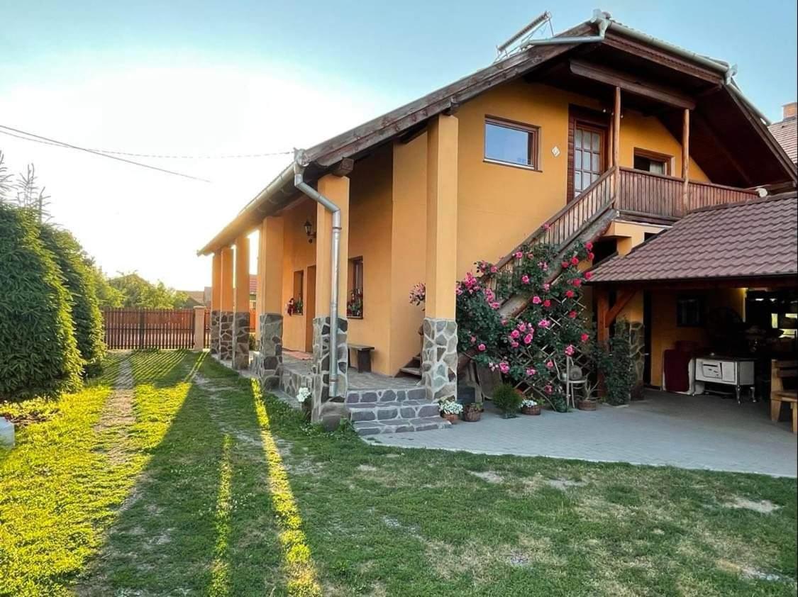 Gáll vendégház - Housity