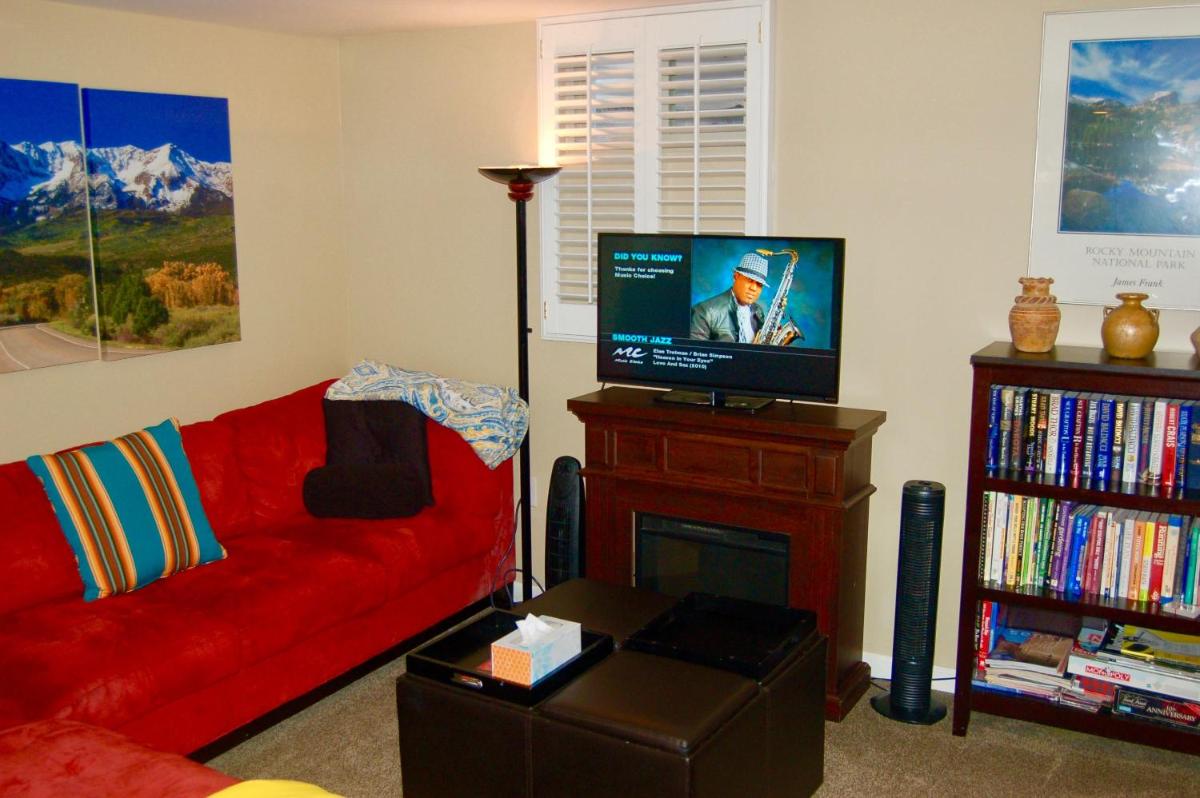 Denver Blue Bear Den 3BR 2BA & Spa - Housity