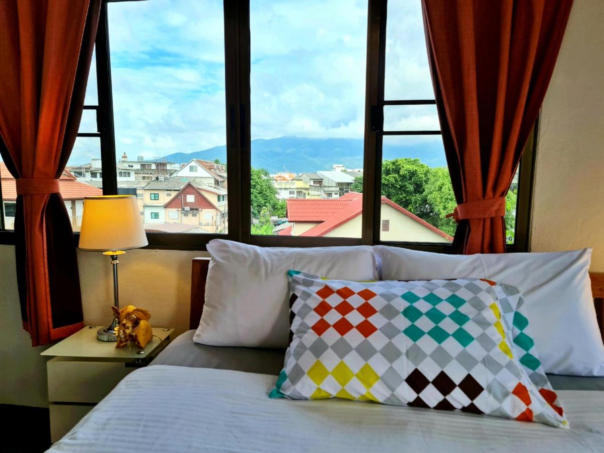 Bed and Terrace Guesthouse Chiang Mai - Housity