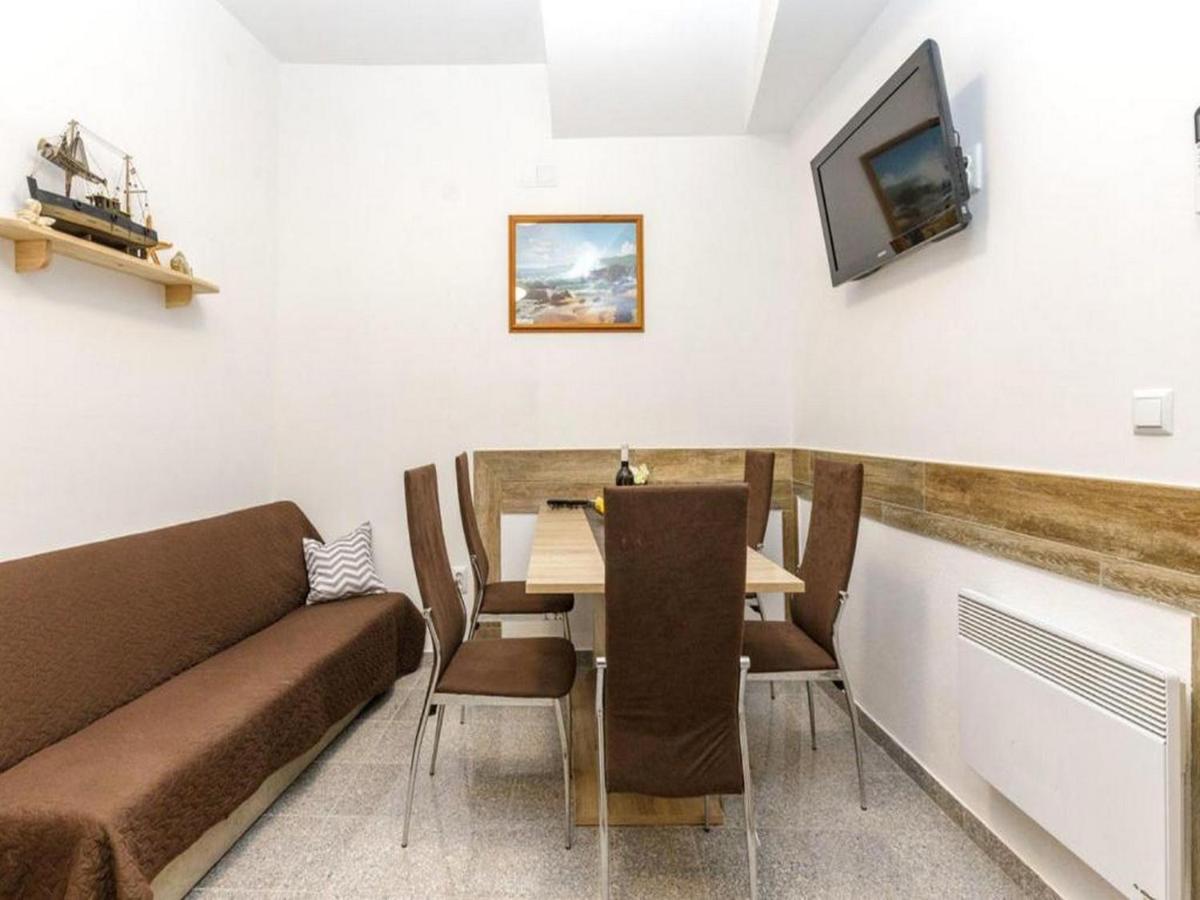 Apartment Senj - Housity