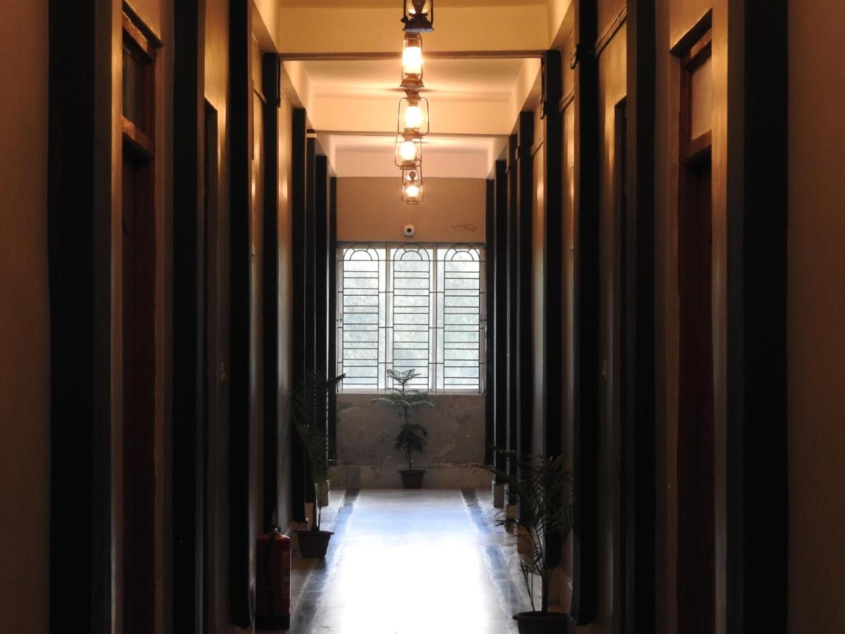 Lake Side Resort Neermahal - Housity