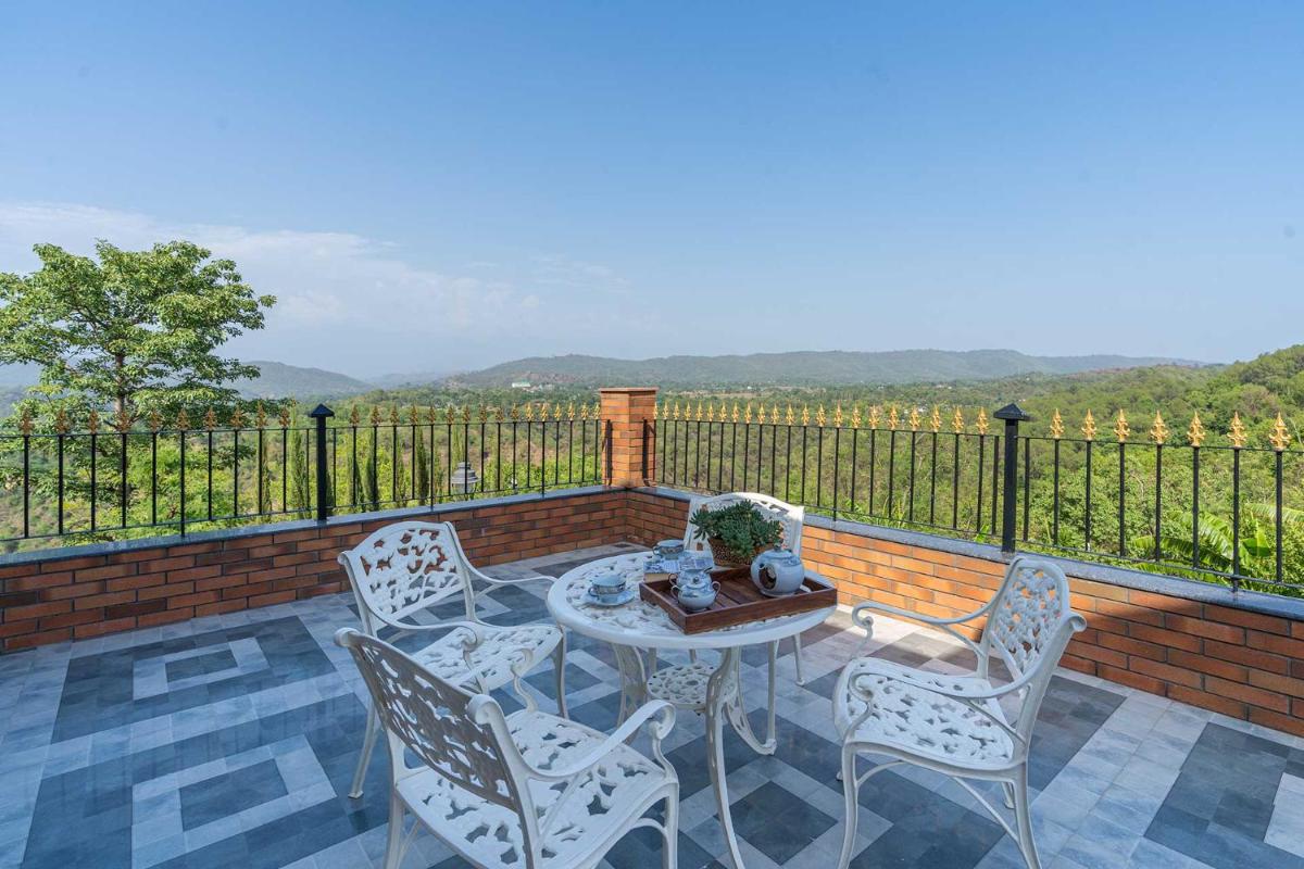 StayVista at Dhauladhar House - Luxurious Chateau in Kangra - Housity