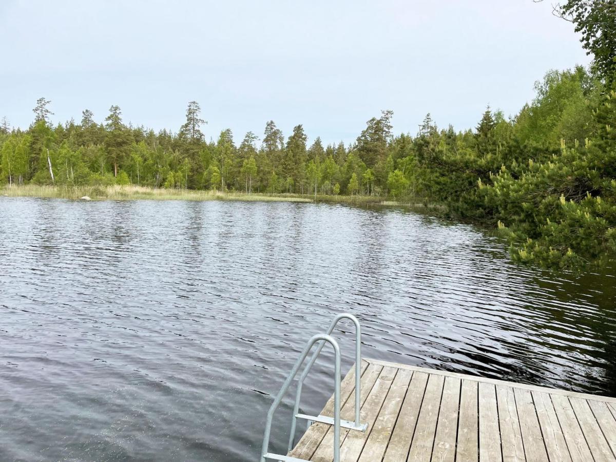 Cozy cottage with proximity to lake with jetty - Housity