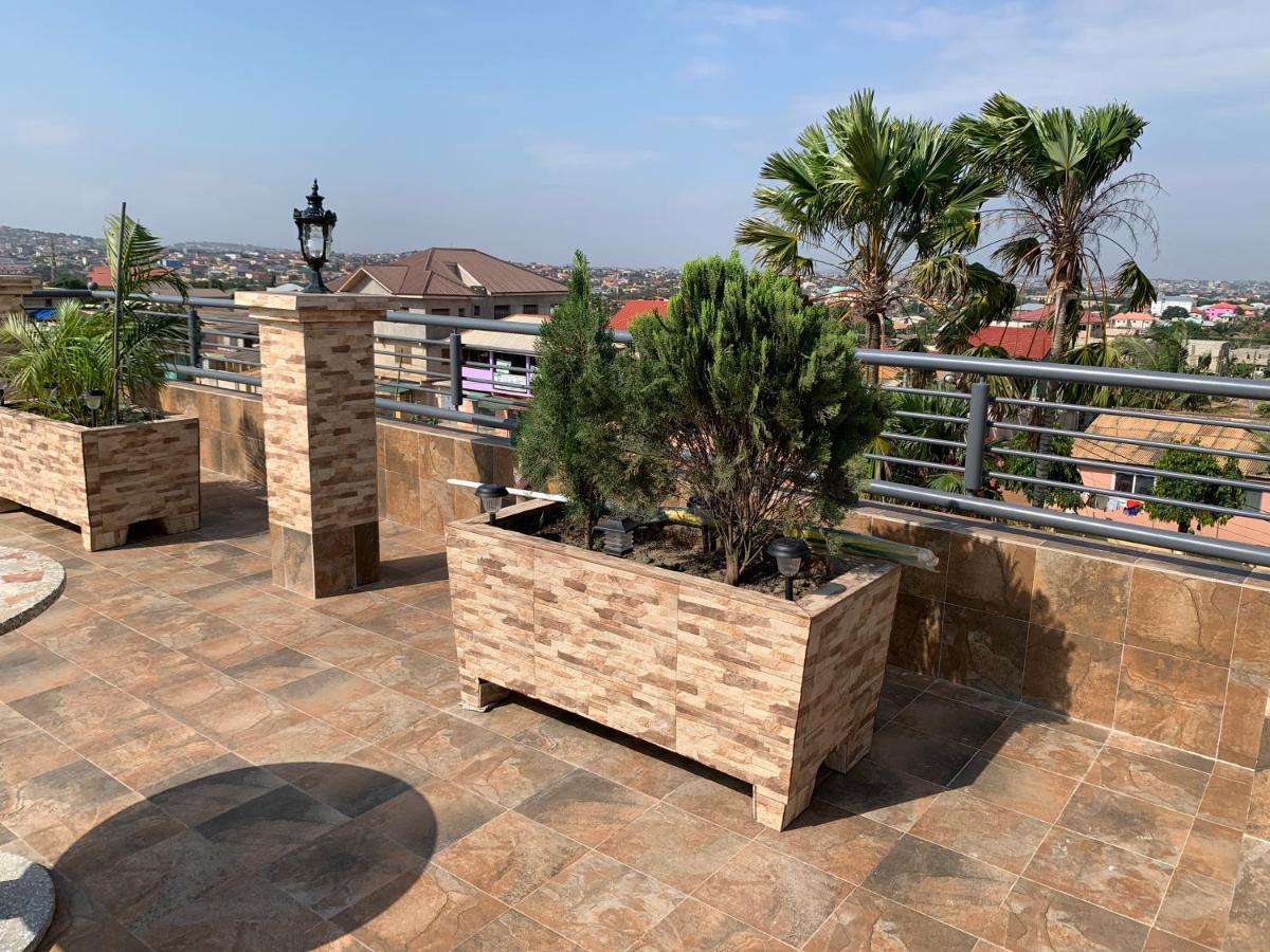 Top Base Apartments - Housity