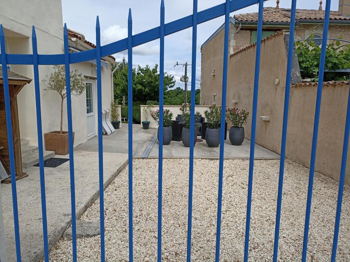 Maison Marin, Charming Village Cottage with Pool - Housity
