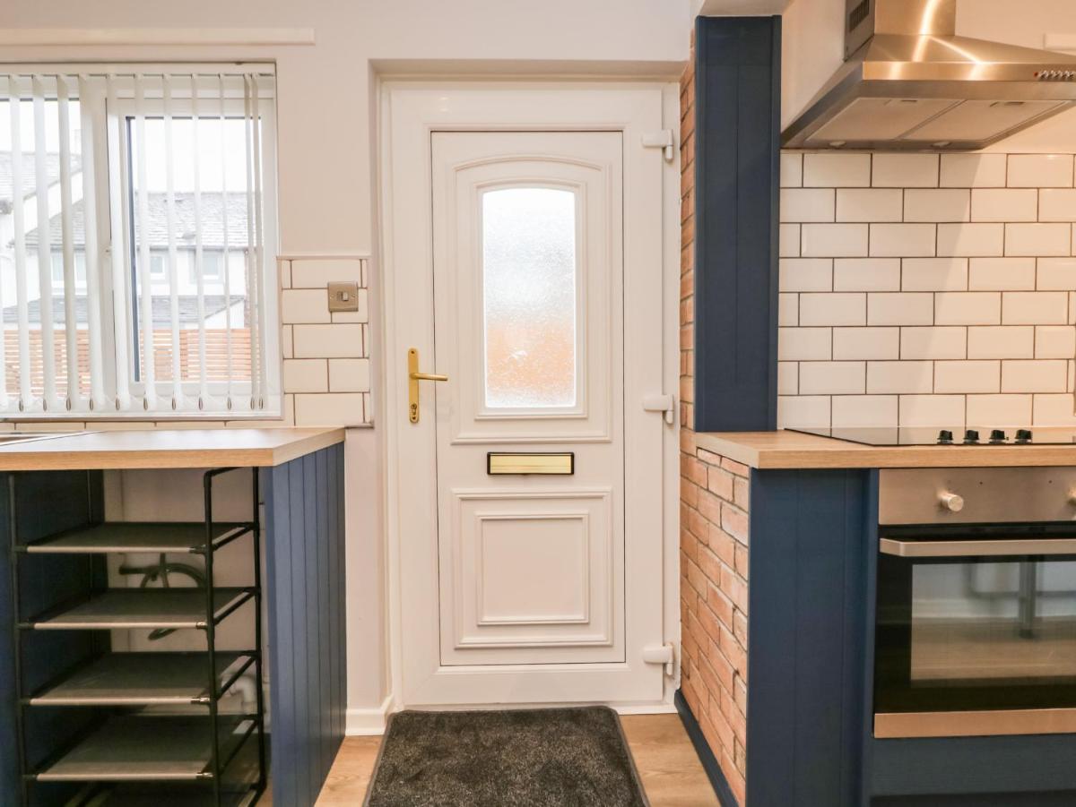 Coastal Cottage - Housity