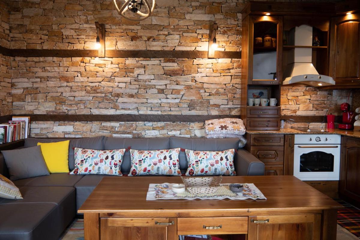 LITTLE BIRD Residency - Luxury Guesthouses in Leshten - Housity