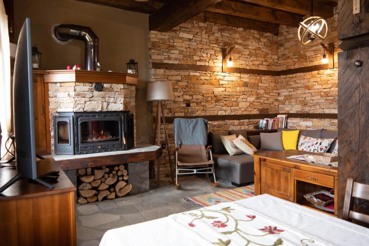LITTLE BIRD Residency - Luxury Guesthouses in Leshten - Housity