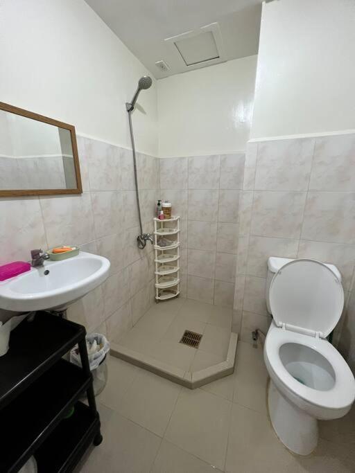 Suitetrails - Newly Turned-Over 2-BEDROOM Condominium Unit FULLY FURNISHED w/ Pool