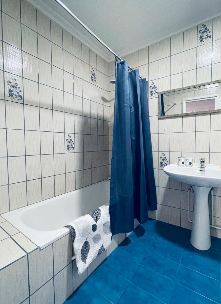 Suitetrails - Lo Pagan Beachfront Aircon Apartment