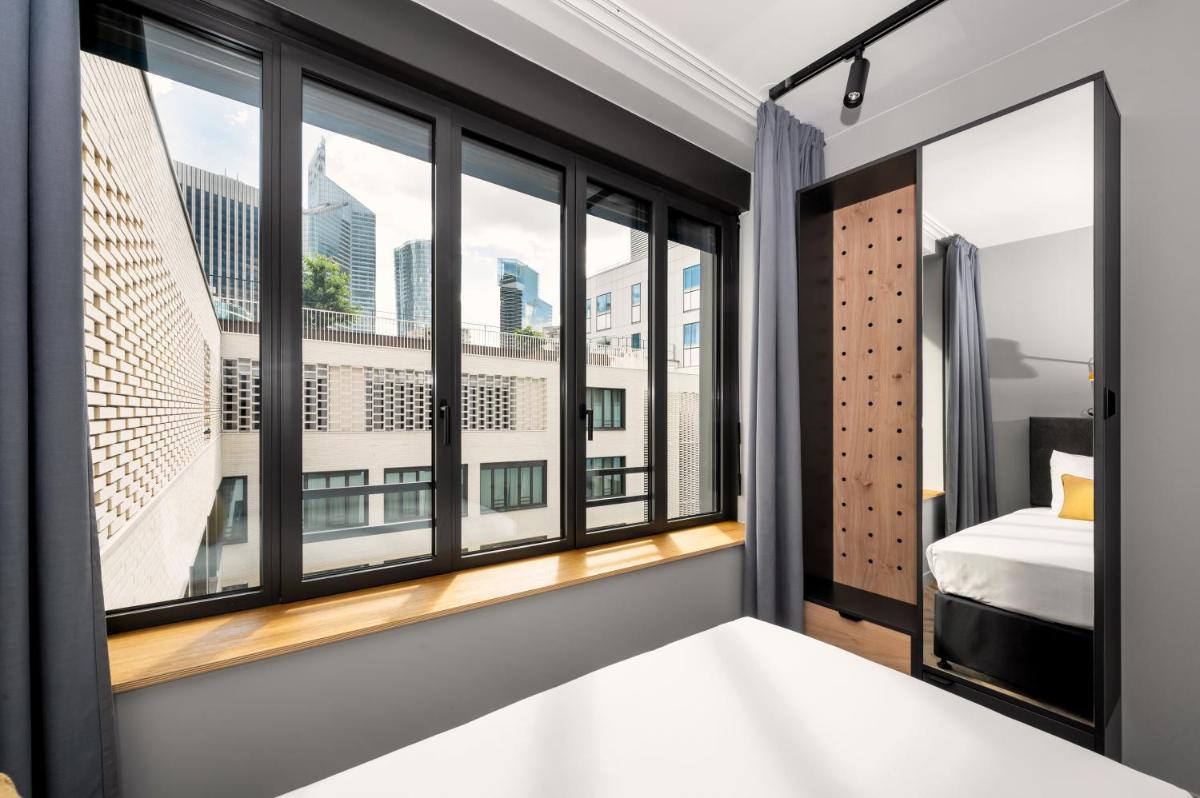 Staycity Aparthotels Paris La Defense - Housity