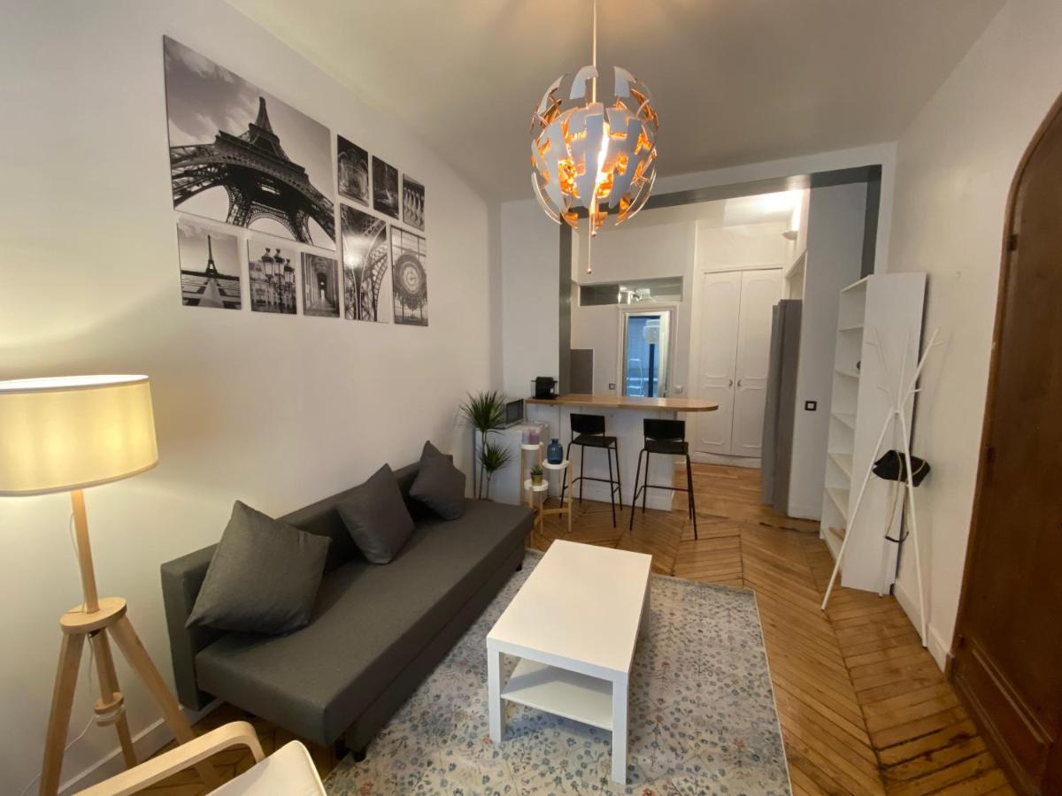 Cosy Parisian apartment with a patio in the chic 16th district - Housity