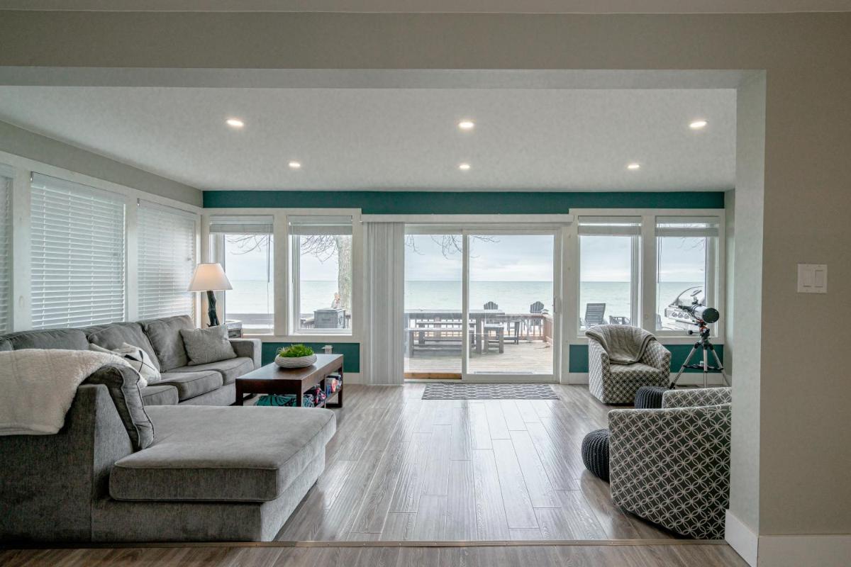 Pelee Breeze Lakehouse - A Point Pelee Retreat! - Housity