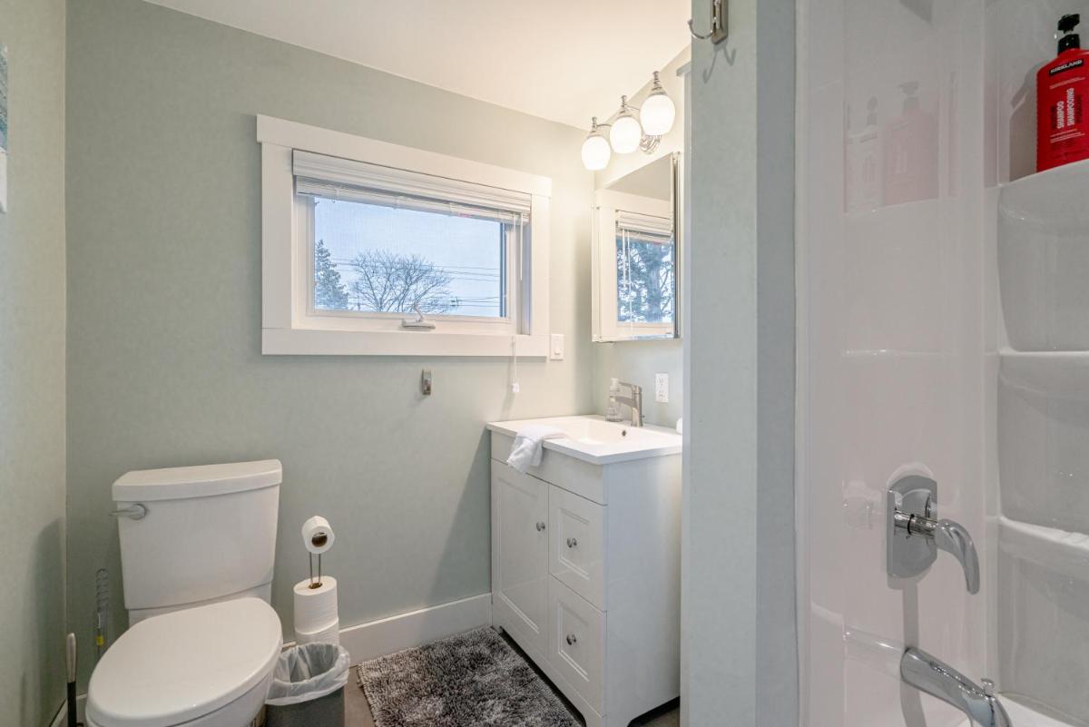 Pelee Breeze Lakehouse - A Point Pelee Retreat! - Housity