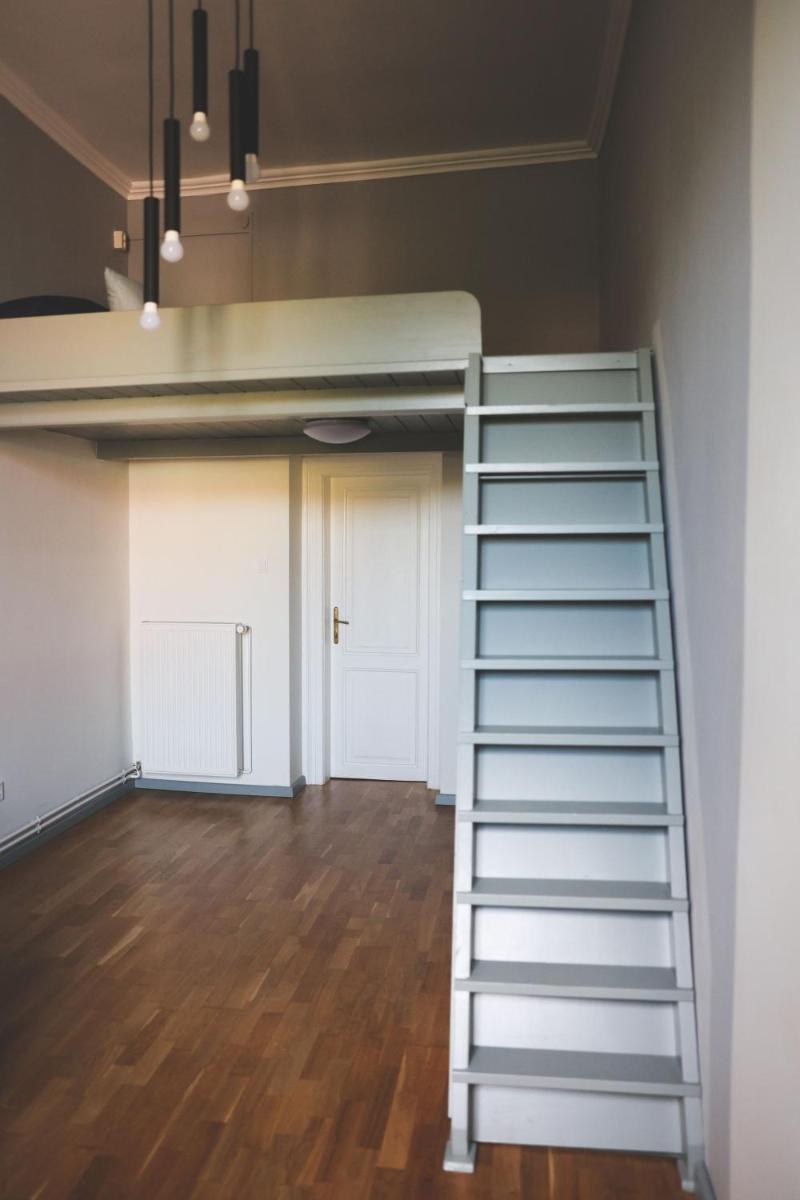 Vácz Up! Apartment & Studio - Housity