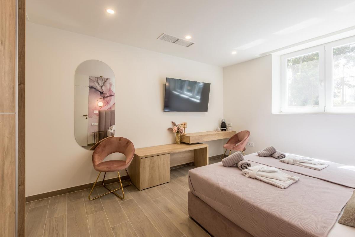 Diamond Luxury Rooms - Housity