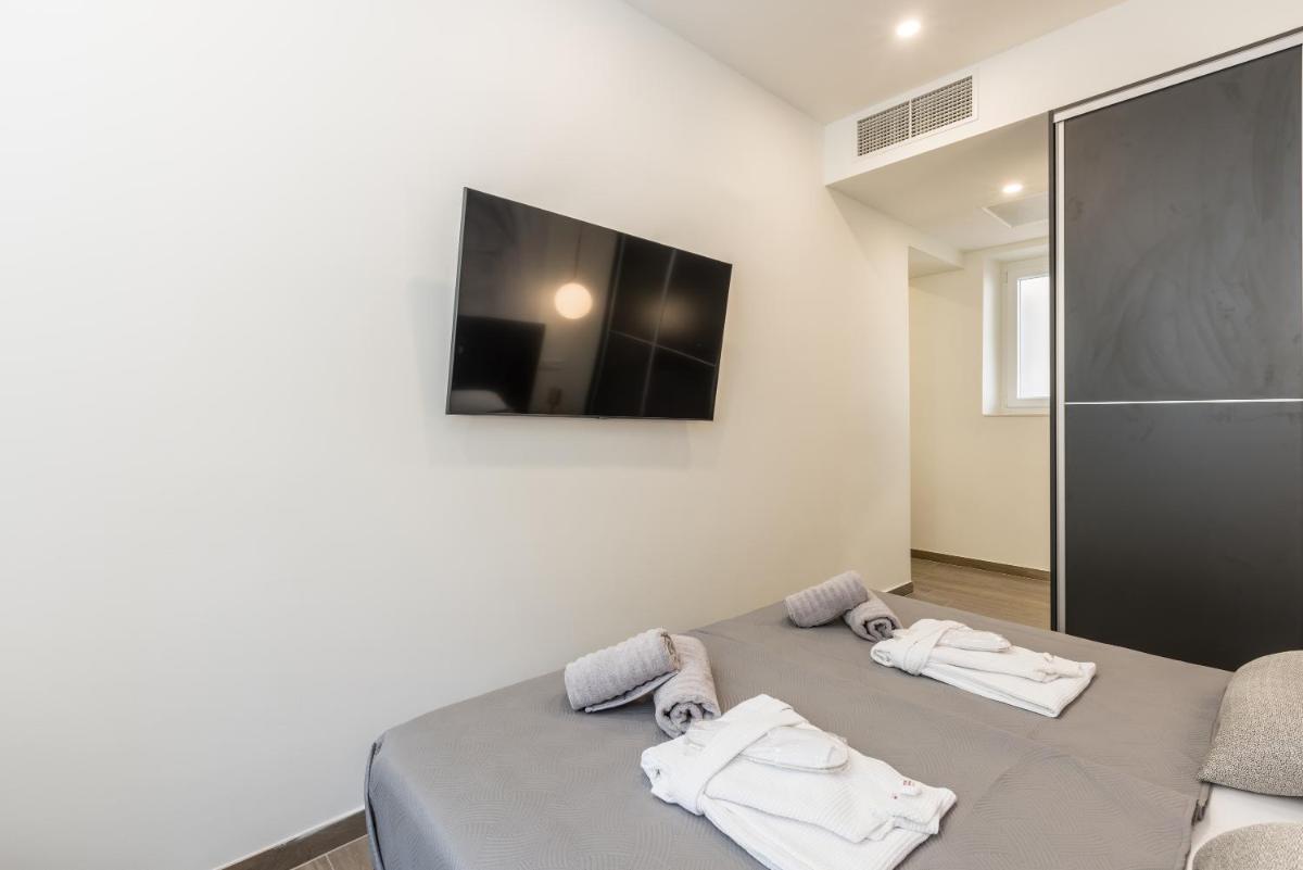 Diamond Luxury Rooms - Housity