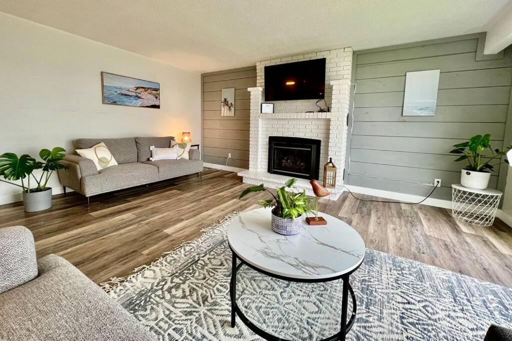 Peaceful Waterfront Cottage on Georgian Bay - Housity