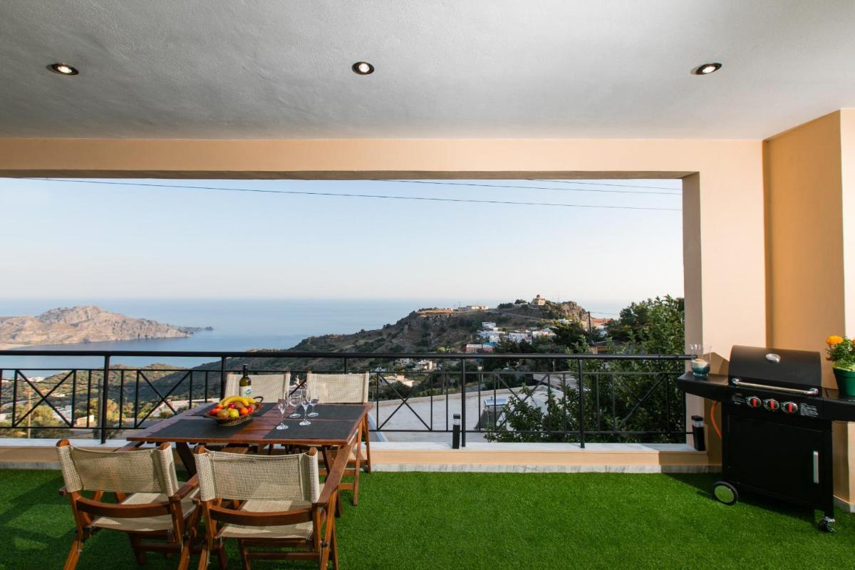 Irini's Sea View House - Housity
