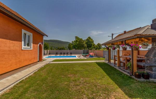 Holiday House Sweet Home - Housity