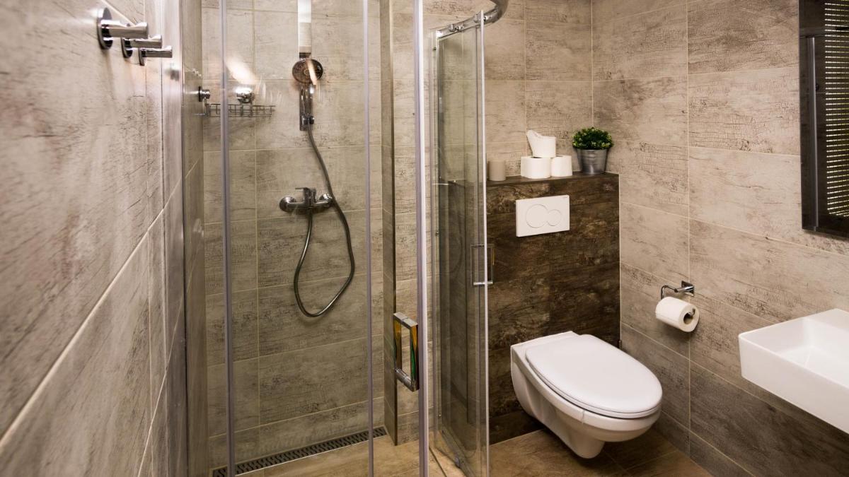 Flying Bed Apartment close to Prague Castle and Airport - Housity
