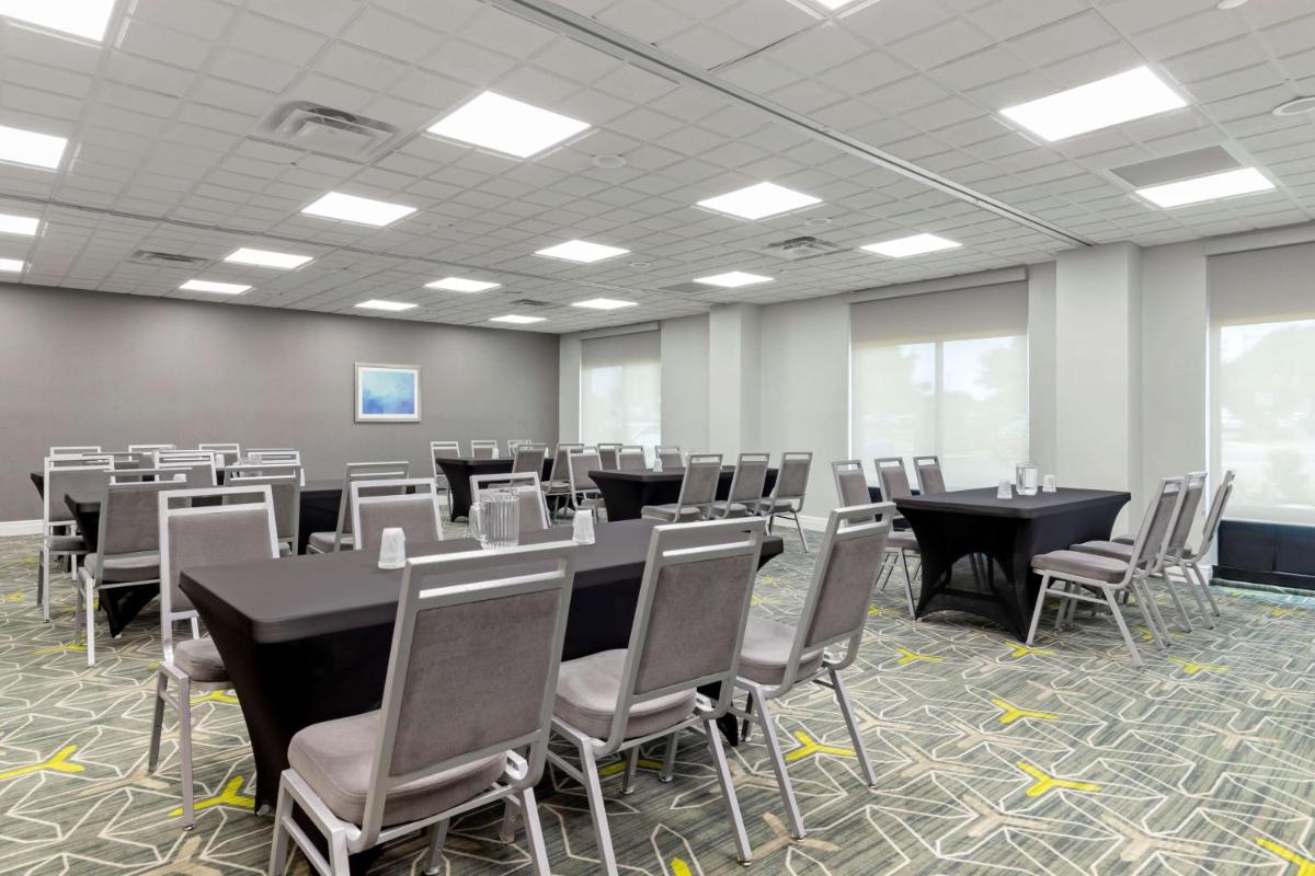 Best Western Plus McAllen Airport Hotel - Housity