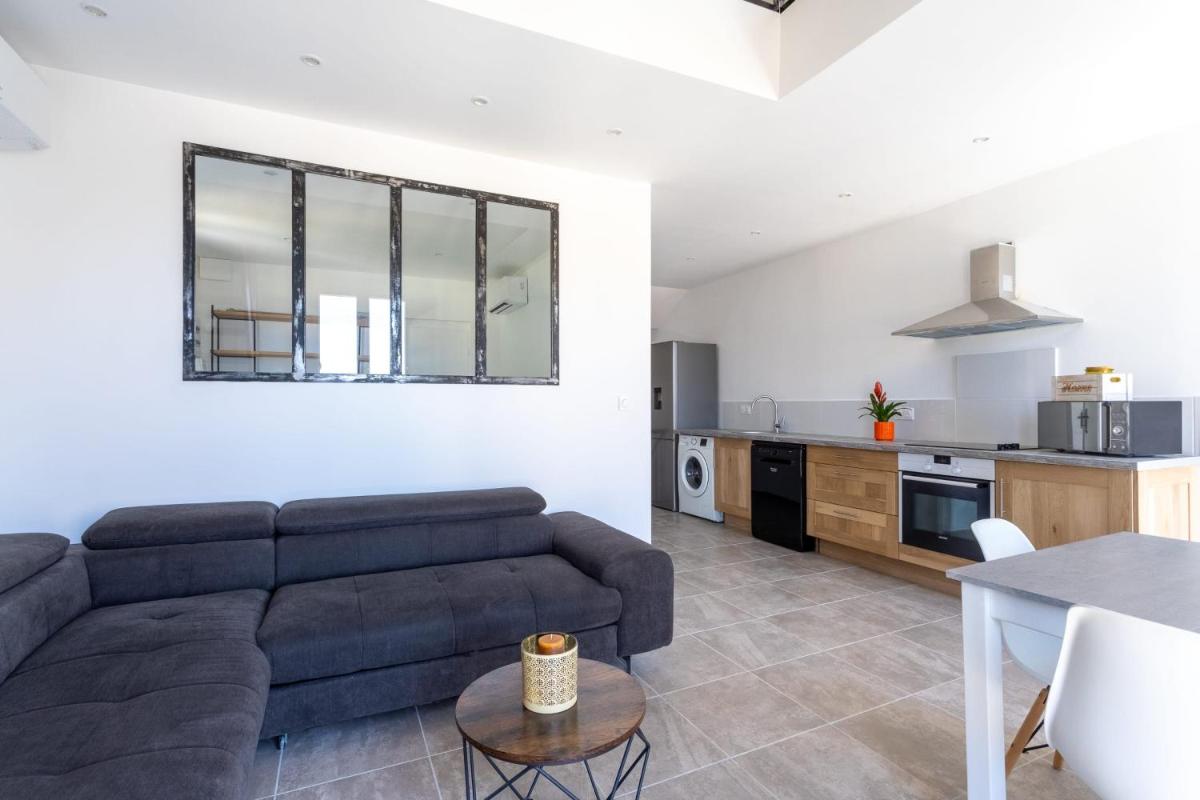 Outstanding AC 2 bedroom with terrace close to beaches - Dodo et Tartine - Housity