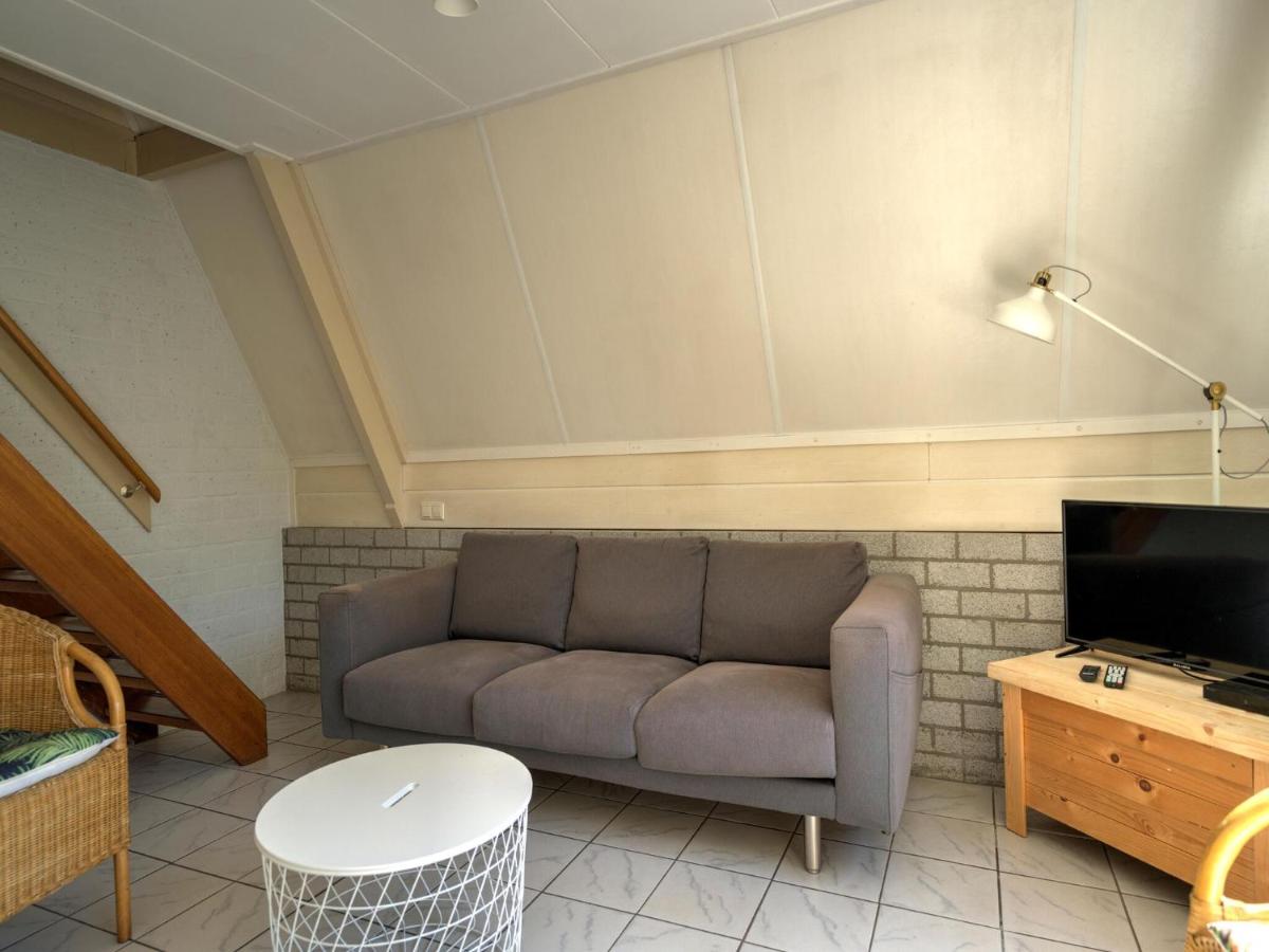Cosy holiday home in Eerbeek with balcony terrace - Housity