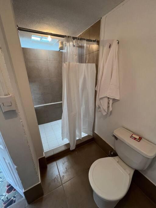 Makachi Hotel - Housity