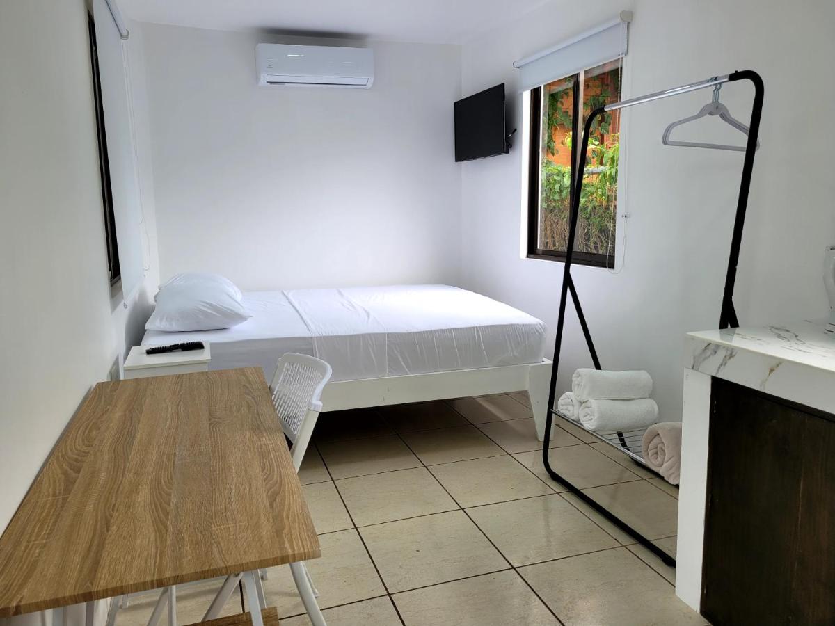 Suitetrails - La Fonda Apartments
