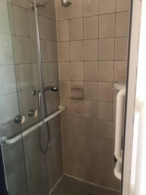Suitetrails - Homely private 2 bedroom unit in the heart of town