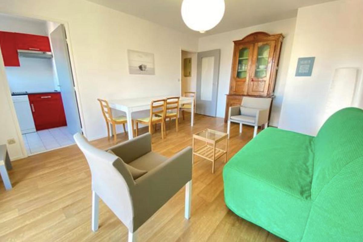 Beautiful Apartment For 4 With Balcony - Housity