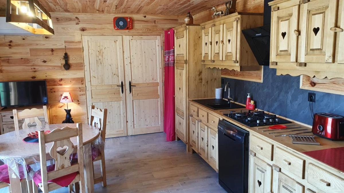 Chez LAVALOU Gîte 4* chaleureux en bois - Housity