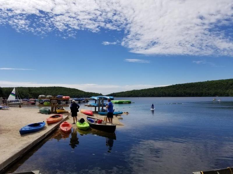 BH16-Pocono Vacation Rental in Lake Harmony - Housity