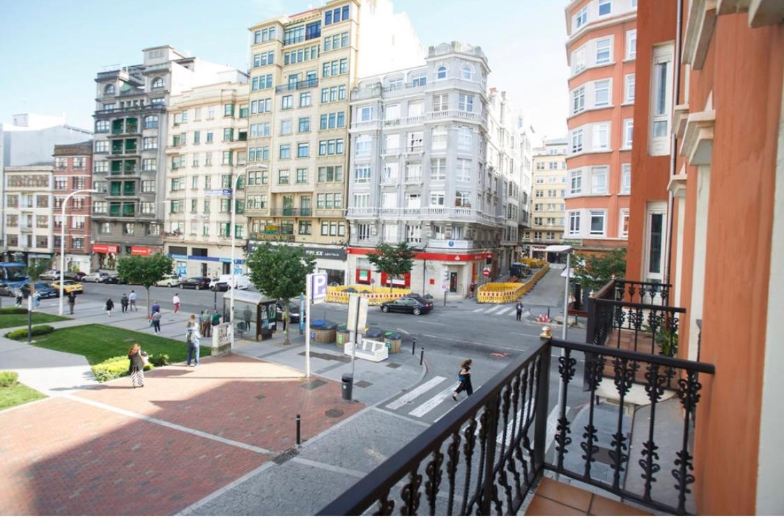 Hostal Costa Coruña - Housity