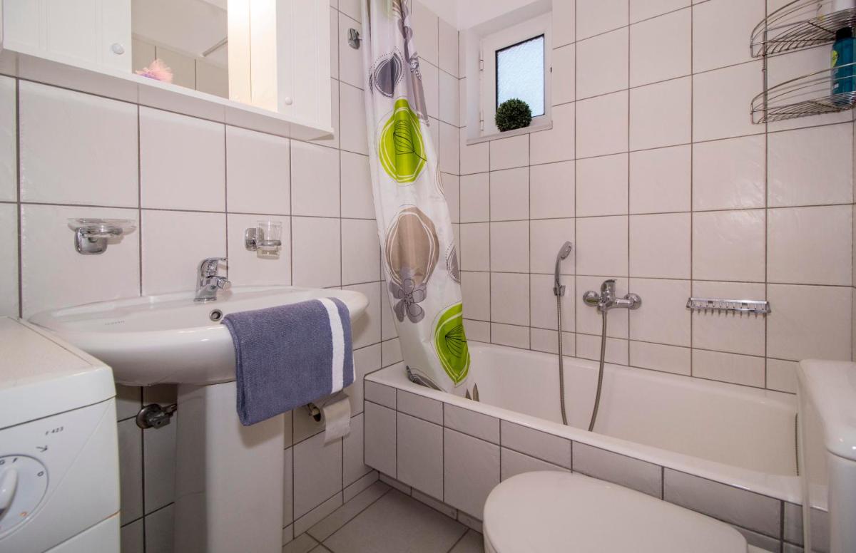 Laconian Collection ''Le Bleu Infini'' - Housity
