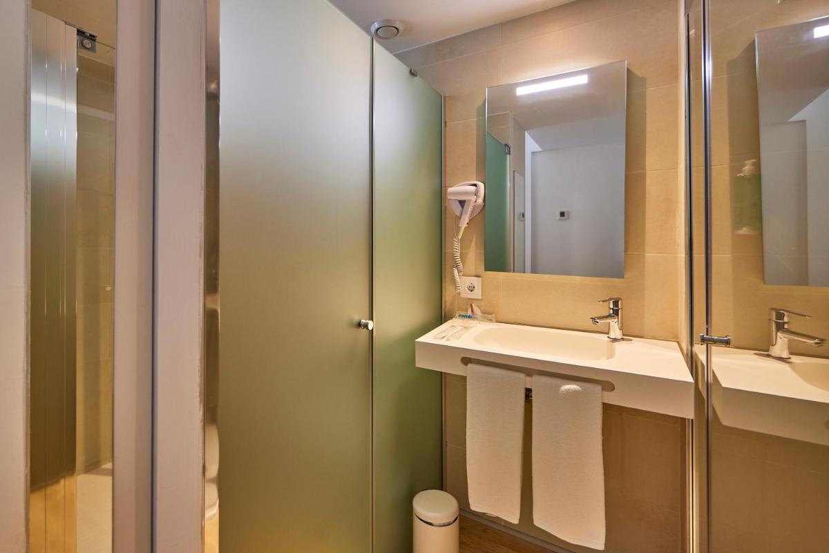 Un baño de Hotel Ilusion Moreyo - Adults Only