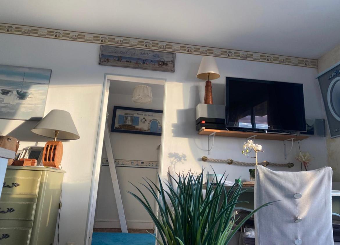 St Valery en Caux, apt vue mer et falaise: le bleu de lô - Housity