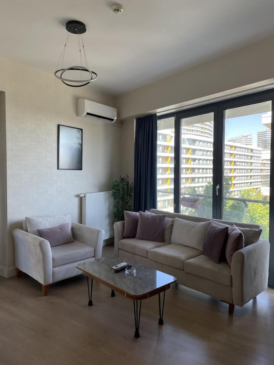 Brand-New 3-Bedroom Apartment with Terrace near Mall of Istanbul - Batisehir 36 - Housity