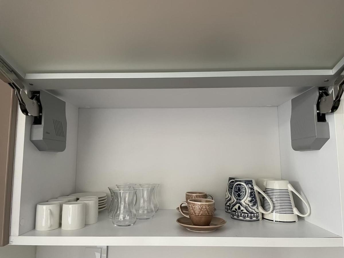 Brand-New 3-Bedroom Apartment with Terrace near Mall of Istanbul - Batisehir 36 - Housity