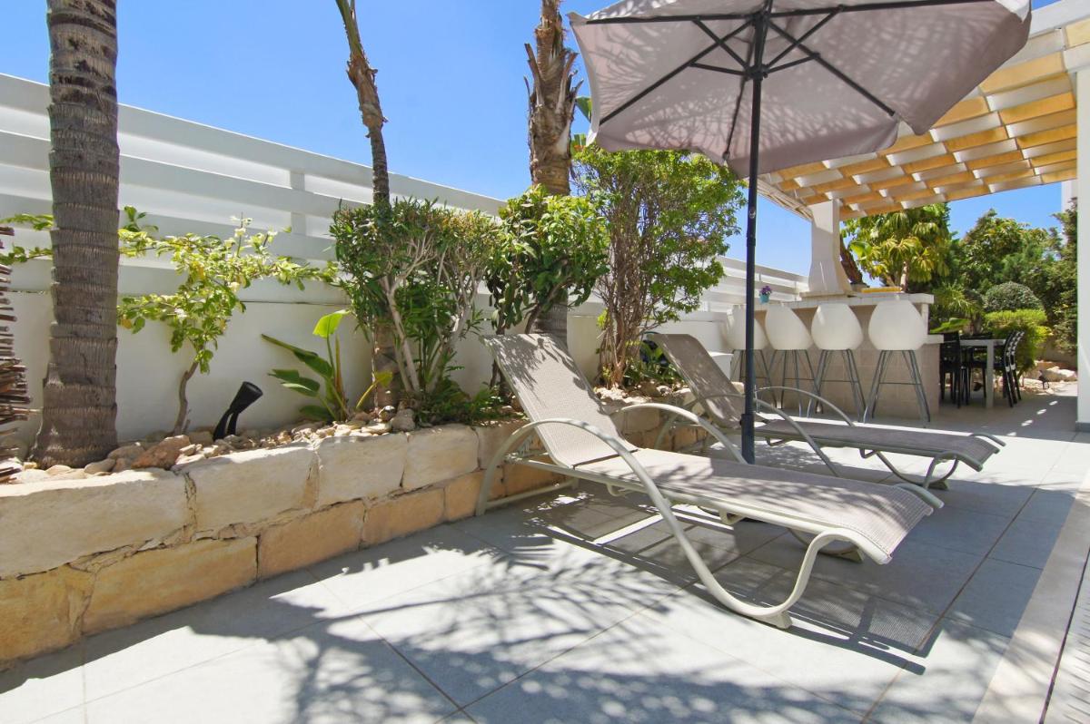 Villa Blue Oasis - Housity