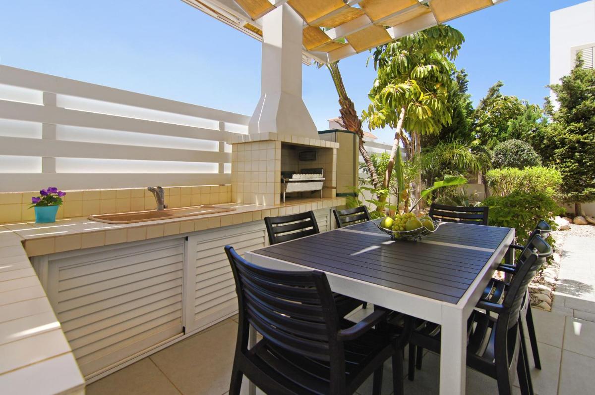 Villa Blue Oasis - Housity