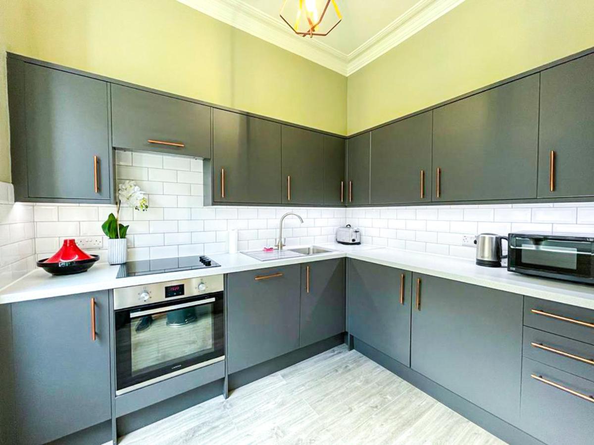 Desirable 2 Bed Apt Near Edinburgh Castle - Housity