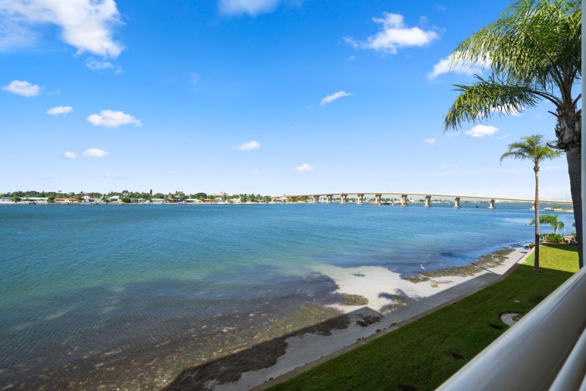 Bahia Vista 14-361, Isla Del Sol, 2 BR, Heated Pool, Spa, Near Beach, WiFi - Housity