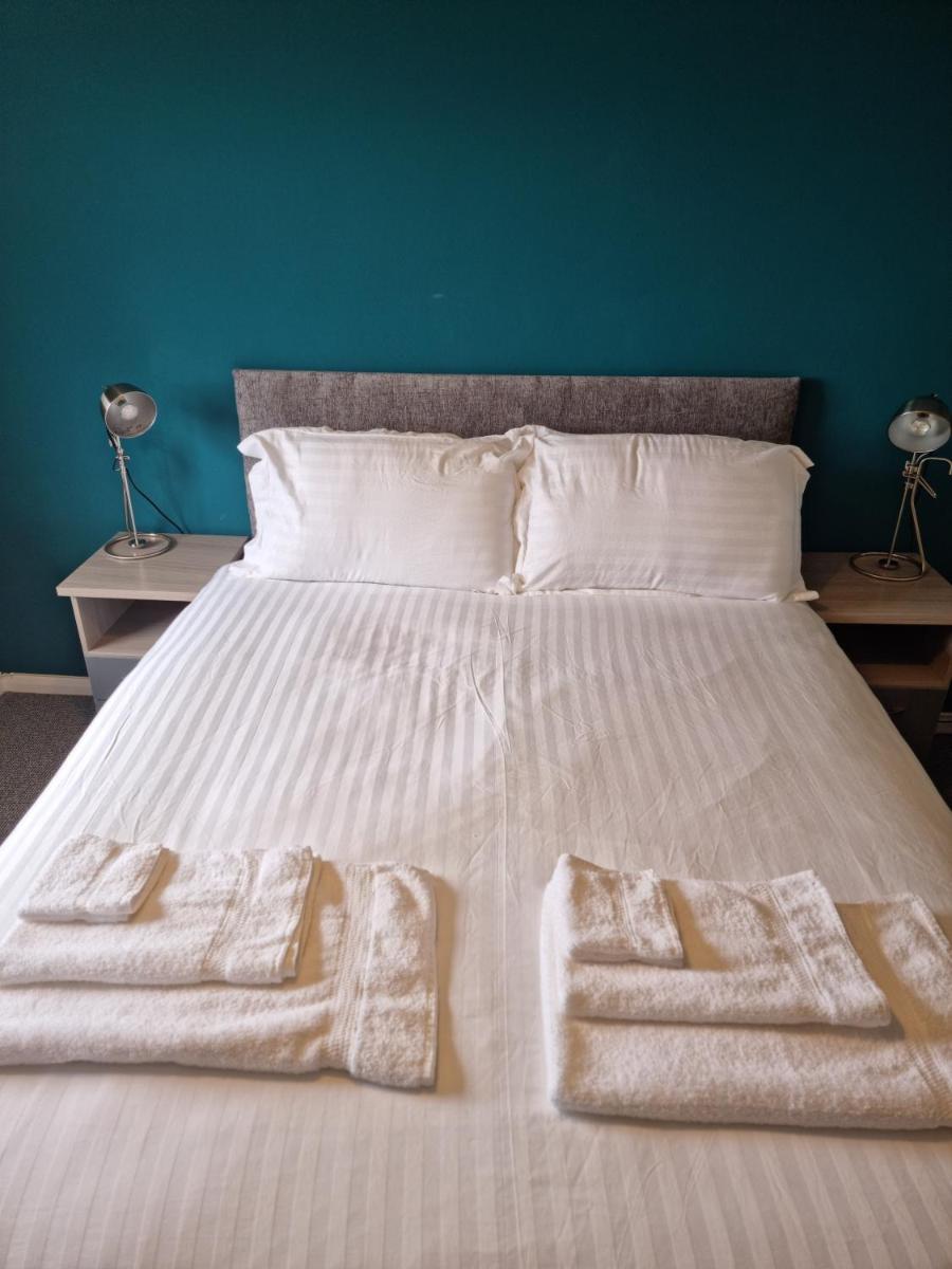 Suitetrails - Lovely 2 bedroom serviced apartment with parking
