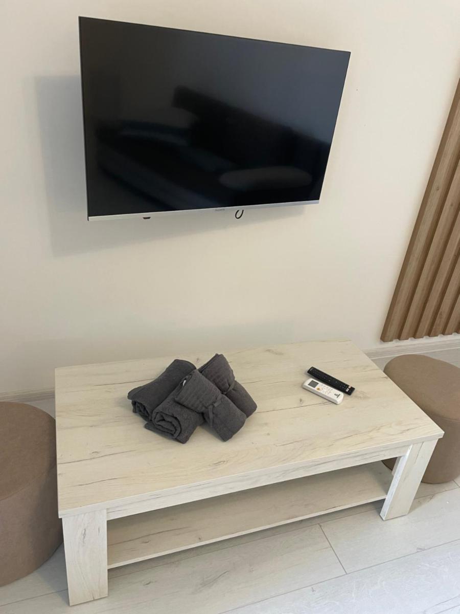 Ini Apartment Solid House Butoaie Mamaia - Housity